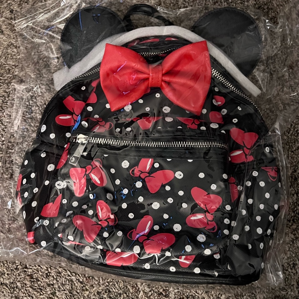 BNWT Disney drop box Minnie Mouse exclusive bag